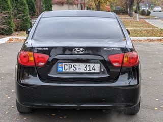 Hyundai Elantra foto 4