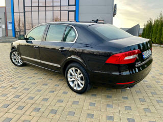 Skoda Superb foto 2