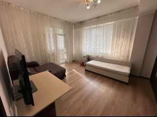 Apartament cu 2 camere, 90 m², Centru, Chișinău foto 4