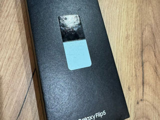 Samsung Z Flip 5, 256 gb, Light Green. Новый, запечатанный.