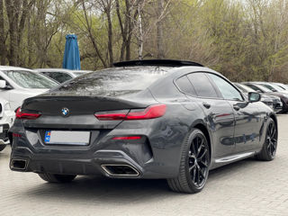 BMW 8 Series foto 4