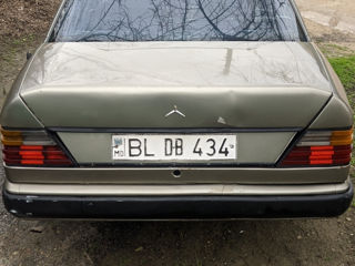 Mercedes Series (W124) foto 3