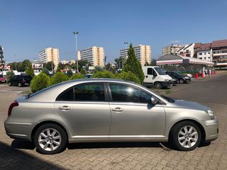 Toyota Avensis foto 3