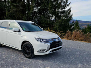 Mitsubishi Outlander foto 3