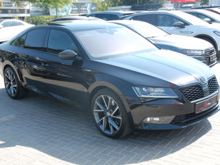 Skoda Superb foto 2