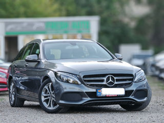 Mercedes C-Class foto 1