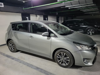 Toyota Verso foto 2