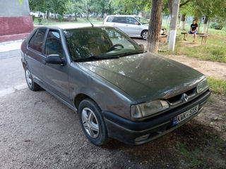 Renault 19 foto 1