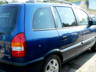 Opel Zafira foto 1