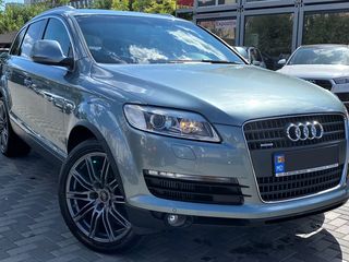 Audi Q7 foto 1