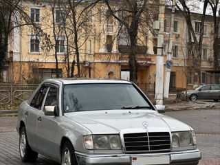 Mercedes E-Class foto 2