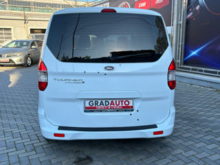 Ford Tourneo Courier foto 7