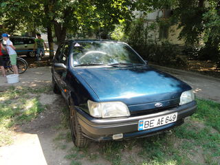 Ford Fiesta foto 4