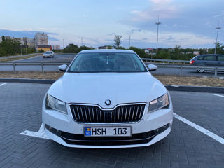 Skoda Superb foto 3