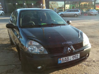 Renault Clio foto 2