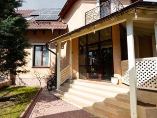Spre vânzare casă cu 2 nivele 140 mp + 5 ari, în Durlești!