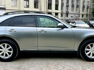 Infiniti FX foto 8