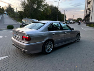 BMW 5 Series foto 4