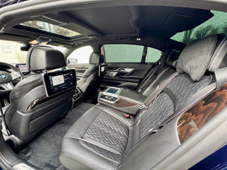 BMW 7 Series foto 8