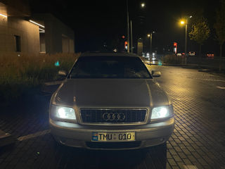 Audi S8 foto 2