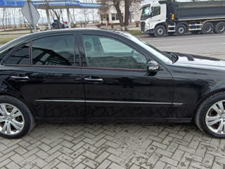 Mercedes E-Class foto 2