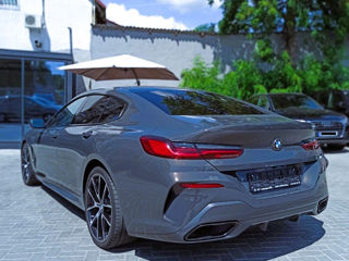 BMW 8 Series foto 6