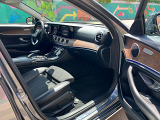 Mercedes E-Class foto 2