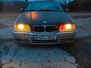 BMW 3 Series foto 7