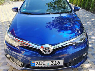 Toyota Auris foto 1