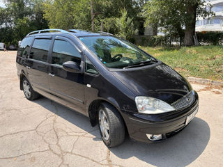 Ford Galaxy foto 2