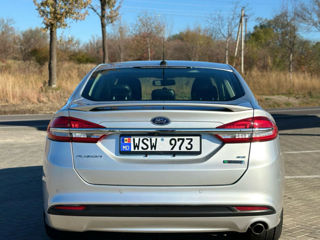 Ford Fusion foto 5