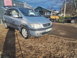 Opel Zafira foto 8