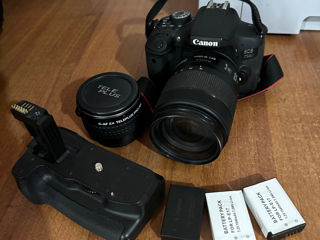 Cameră Canon EOS 750D + accesorii