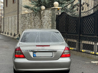 Mercedes E-Class foto 4