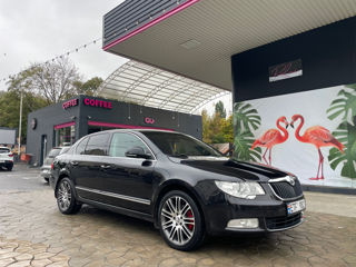 Skoda Superb foto 1