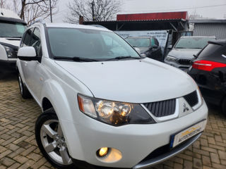 Mitsubishi Outlander foto 2