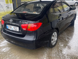 Hyundai Elantra foto 7