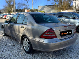 Mercedes C-Class foto 6