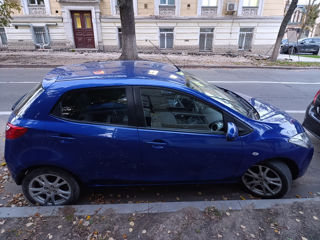 Mazda 2 foto 1