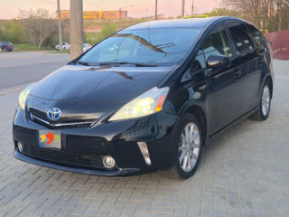 Toyota Prius v, 2013