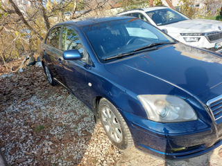 Toyota Avensis foto 6