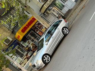 Mercedes C-Class foto 2