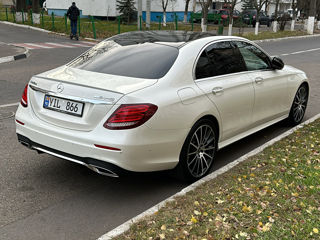 Mercedes E-Class foto 2