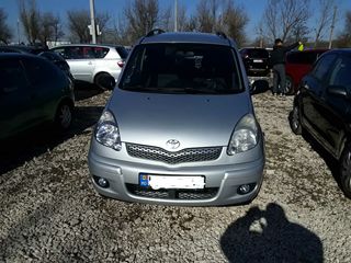 Toyota Yaris Verso foto 5