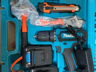 Продам шуруповерт Makita с богатый комплектации. Доставка включена! foto 3