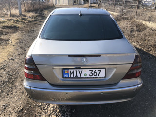 Mercedes E-Class foto 6