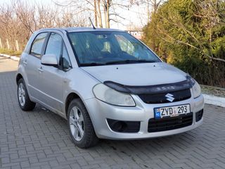 Suzuki SX4 foto 3