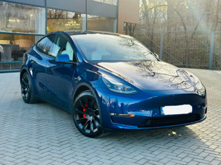 Tesla Model Y foto 4