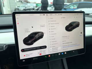 Tesla Model 3 foto 14