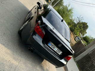 BMW 5 Series foto 4